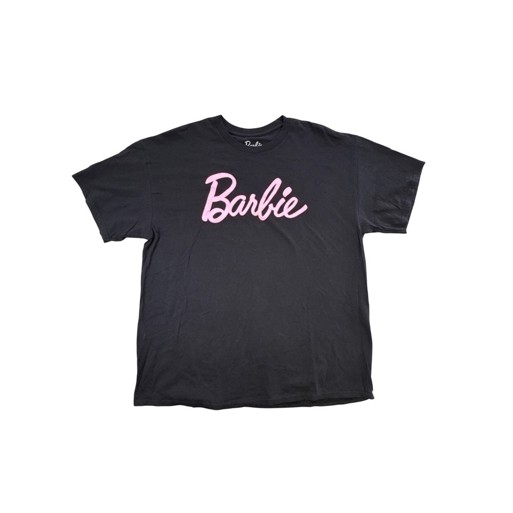 Barbie Script Logo‎ Graphic T-Shirt Black Pink Cotton Crewneck XL 2023 Mattel